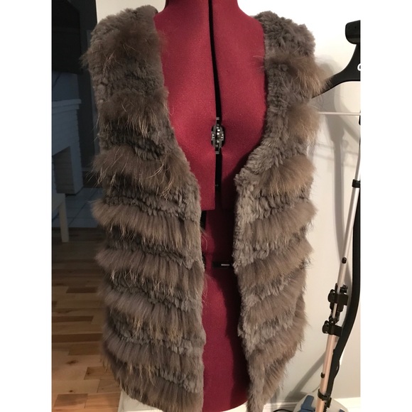 Badgley Mischka Emilia Fur Vest - Picture 3 of 6